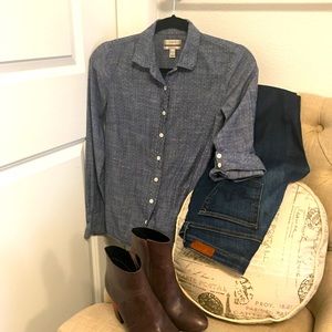 ✨ Moving sale 🚗- J. Crew Chambray Perfect Top, Size 0